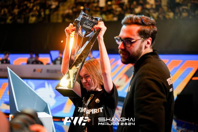 Uzi ：老头杯那个名单的人全参加我只能说那就是世界总决赛